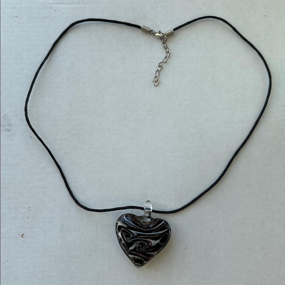 NWOT Black Heart Glass Pendant Necklace - Picture 2 of 3